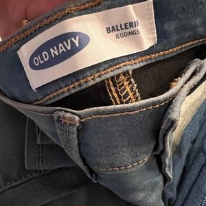 1 Pair Girls Old Navy Jeggings/Jeans sizes 6/7 NWOT light blue